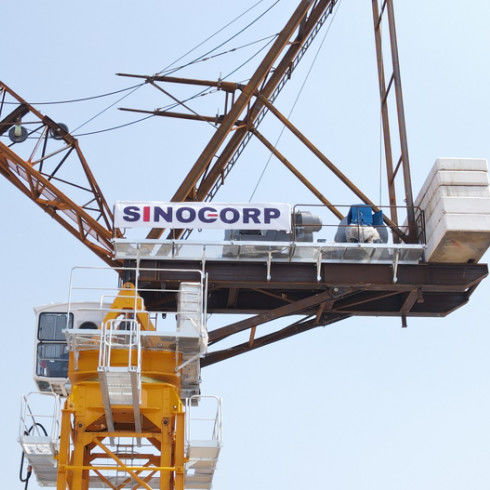 6 Tonnen großer Turmkranich mit Luffing Boom
