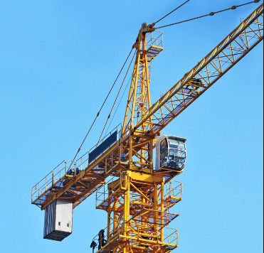 200 m maximale Höhe Flat Top Tower Crane 1,5 Tonnen Jib End Belastung 8t Belastung für vielseitige Bau